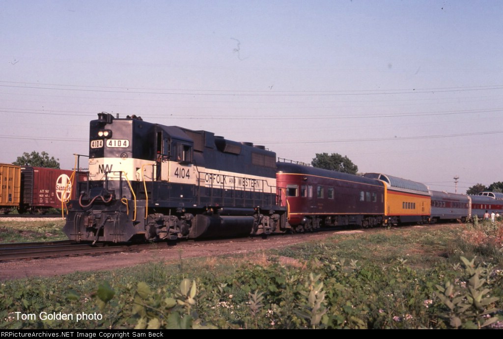 N&amp;W 4104 w/ Steam Special